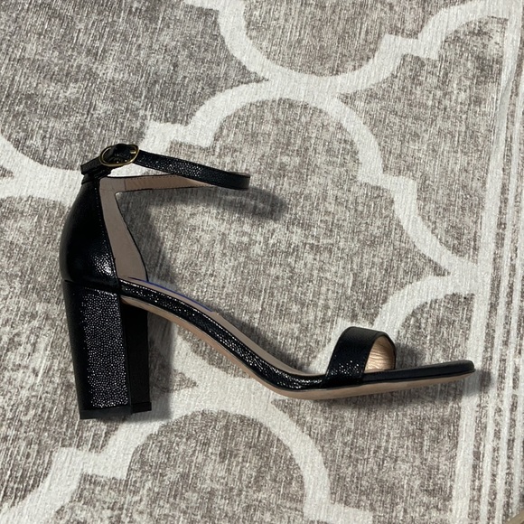 Stuart Weitzman Nearlynude black sandal - Picture 2 of 3